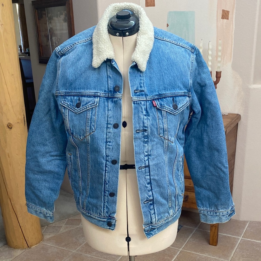Levi’s Men's Blue Denim Jacket with Sherpa Collar and Lining